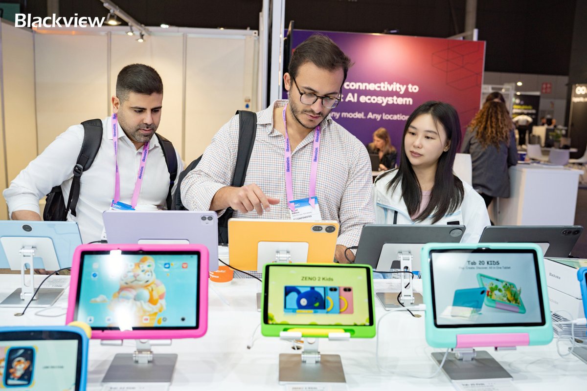 BlackviewJapan's tweet image. MWC2026 Day2 🚀
今年も世界中のパートナーや来場者の皆さまと再会でき、とても嬉しく思います🤝

新しい出会い、新しい技術、そして変わらない情熱。
ぜひBlackviewブースで実際に体験してください📱✨

📍 Barcelona Fira Gran Via
🏢 Booth：7G40
📅 2026年3月2日〜5日

#MWC2026 #Blackview