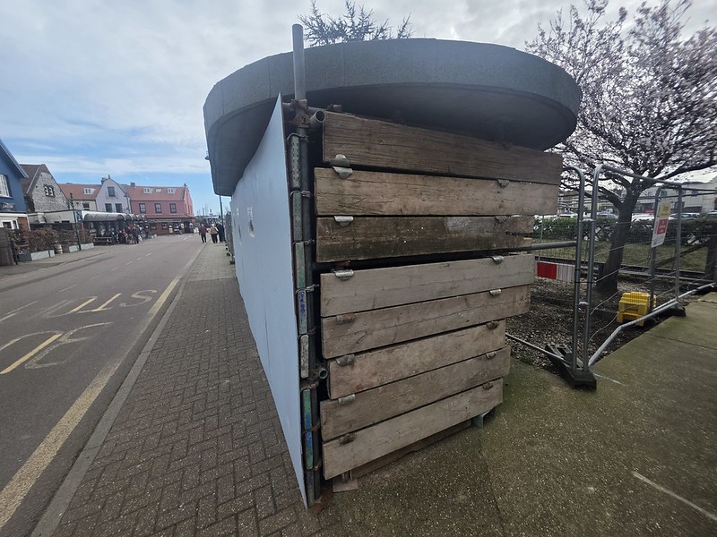 Julian White tweet media