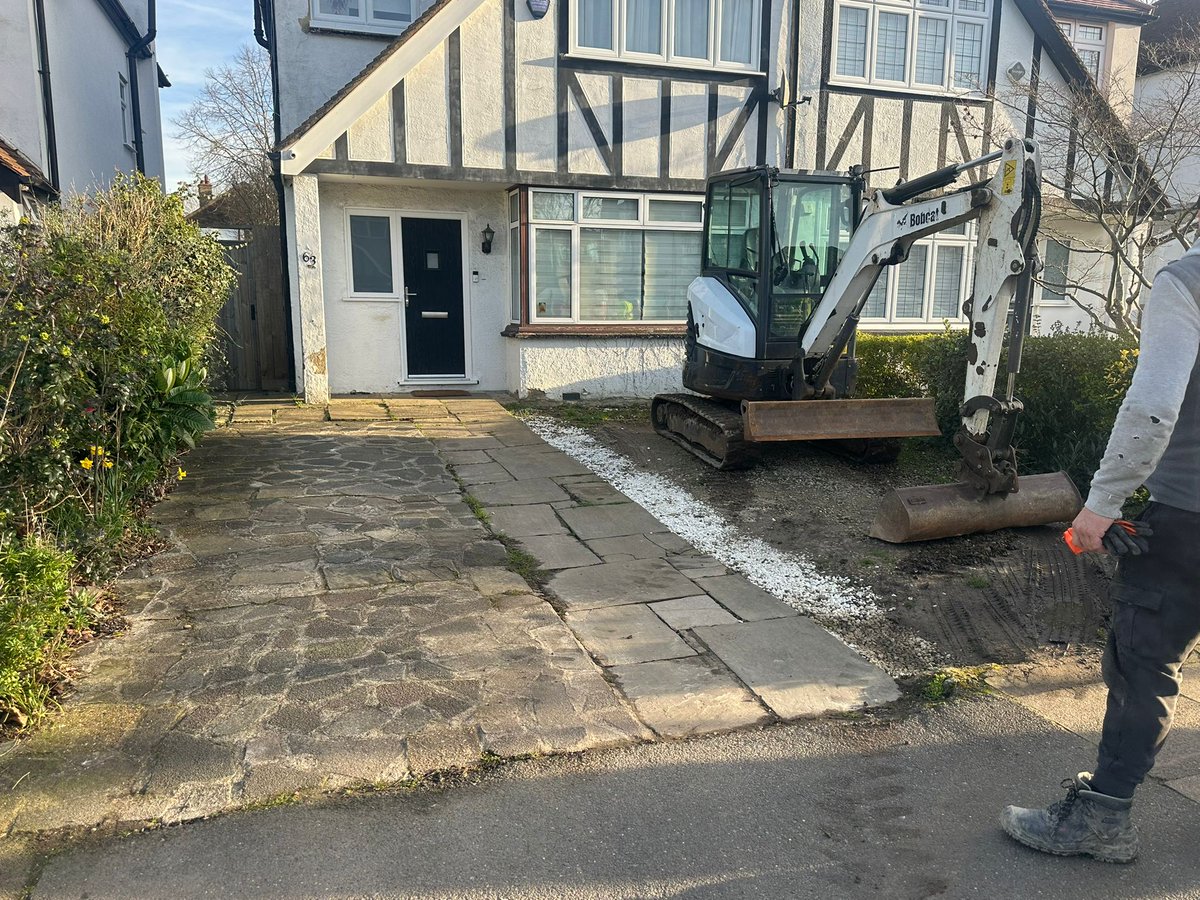 Crown Paving tweet media