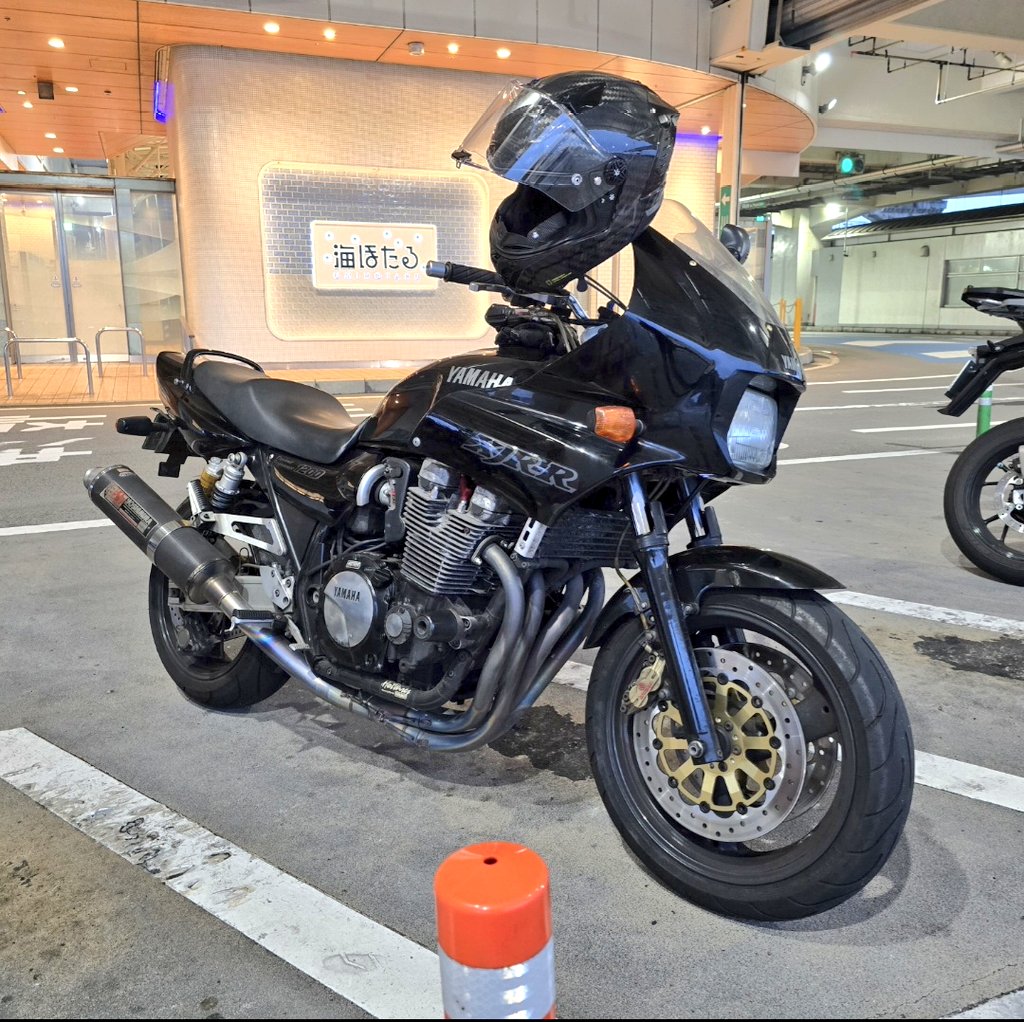 毎月4日は4気筒の日 XJR-1200RとZX-7R