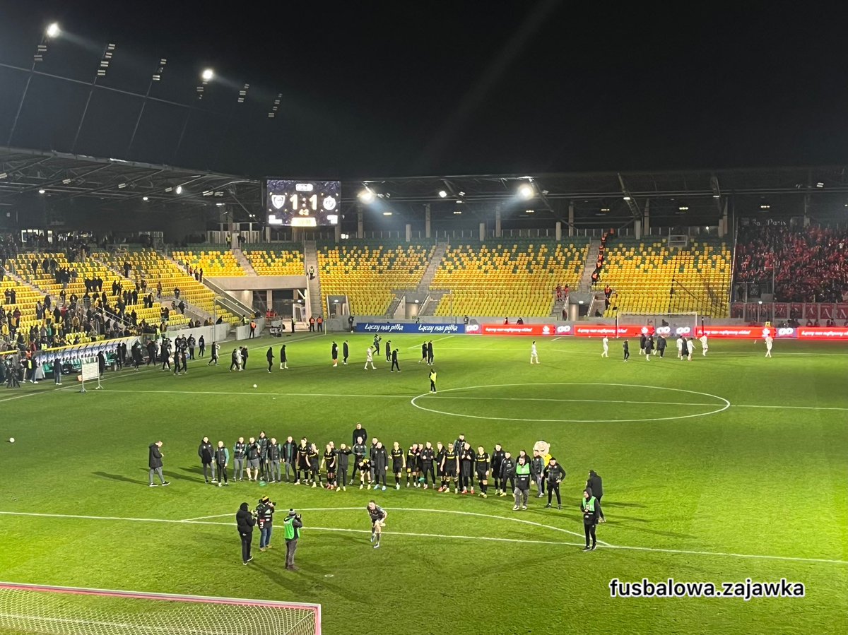 03.03.26 Puchar Polski: GKS Katowice - Widzew Łódź 1:1 (k: 4:2)
GieKSa w półfinale Pucharu Polski! Dopiero karne rozstrzygnęły rywalizację. Jeden mecz dzieli nas od finału. Gościom za nie uszanowanie zmarłego kibica życzę spadku!
#GieKSaTwitter #groundhopping