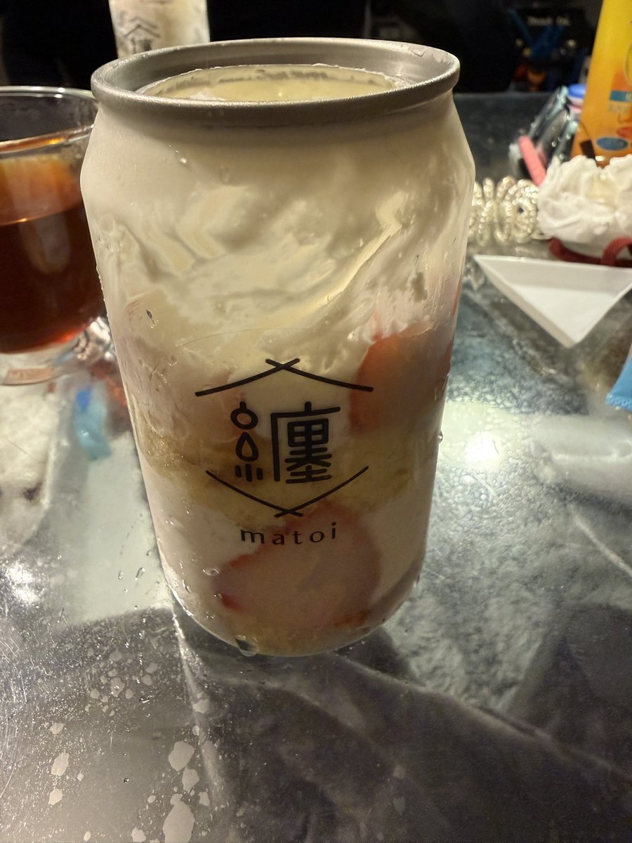 LicJir2617's tweet photo. 纏 matori ショートケーキ
これやばいwww 24時間無人アイスの店舗で1000円で買ったアイスだけど、このイチゴ2mmくらいにカットされてて超詐欺商品すぎるwww イチゴ1つ入ってるか、入ってないか、くらいwww https://t.co/OrpKJiO8EC