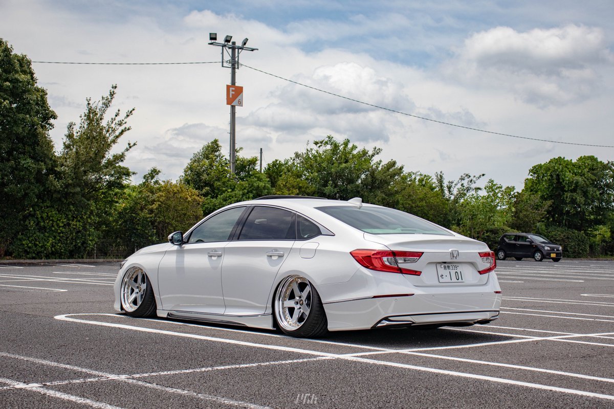 #見せてもらおうか君のセダンとやらを
CV3はドア上のプレスと、ピラーからテールのラインがとても素晴らしいと思うんですﾖ