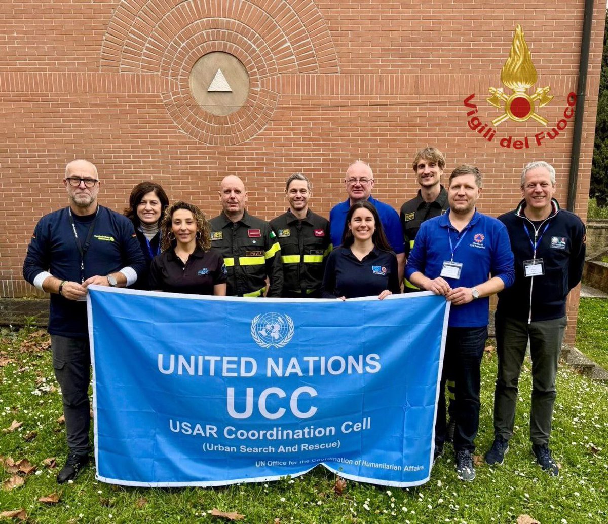 vigilidelfuoco's tweet photo. Italia leader nel soccorso 🇮🇹🧑🏻‍🚒

Concluso a Volterra (PI) il corso internazionale UCC (Usar Coordination Cell) per il coordinamento dei soccorsi #USAR: 24 esperti, giunti da 15 Paesi, a lezione dai #vigilidelfuoco per rafforzare la cooperazione nelle grandi emergenze mondiali

📰 https://t.co/QwU2w7Q6rS