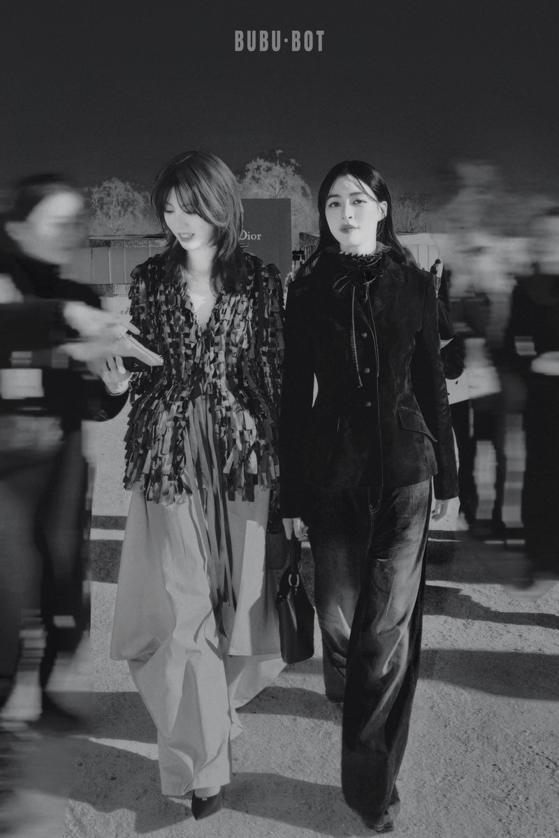 มีเพื่อนเรียกเพื่อน มีแฟนเรียกแฟน 
ขอกำลังเสริมด่วน แบบซุเปอร์ด่วน!!!!!

LINGORM BA DIOR AT PFW26 #LingOrmDiorAW26
#LinglingKwong #OrmKornnaphat  #LingOrm #Dior #DiorAW26 #PFW  <a href="/Dior/">Dior</a> <a href="/linglingsirilak/">linglingsirilak</a> <a href="/ormmormm/">orm kornnaphat🌈</a>