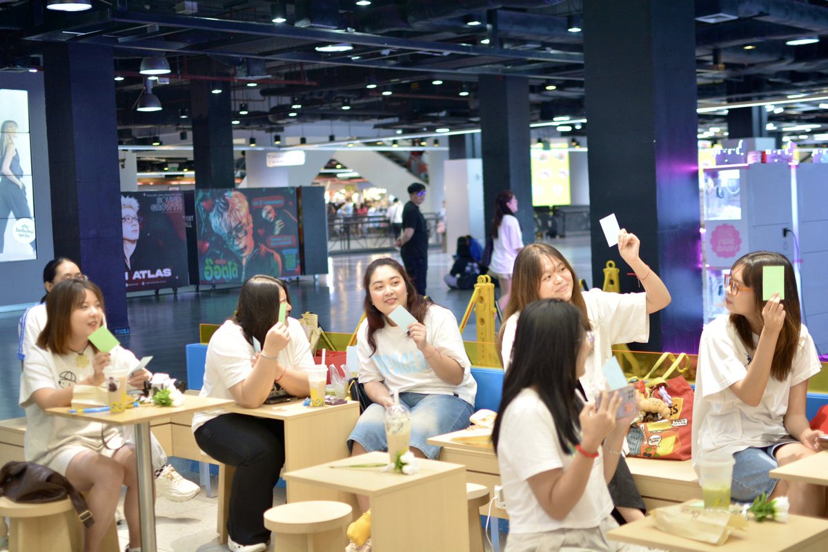 Starforgeoffice's tweet photo. ประมวลภาพบรรยากาศความประทับใจในงานฉลองวันเกิดของน้องฟลุ๊ค Flook 24TH Happy Birthday 🎁🎊 ที่ผ่านมา ทางต้นสังกัดขอขอบคุณแขกผู้มีเกียรติ พาร์ทเนอร์ และแฟนคลับทุกท่านที่มาร่วมสร้างความทรงจำอันแสนพิเศษนี้ให้เต็มไปด้วยรอยยิ้มและความอบอุ่น

#Flook24THHappybirthDay https://t.co/sL2skW9TwW