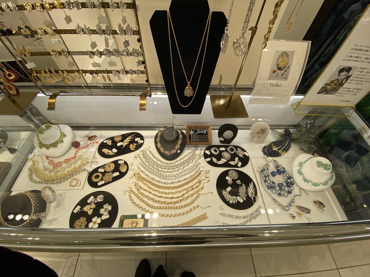 CollectionYk's tweet photo. 町田小田急百貨店1階　POPUP開催中
3/10(火)まで。
#ヴィンテージコスチュームジュエリー
#ヴィンテージブローチ
#トリファリ
#ミリアムハスケル https://t.co/ytDNIoFPnO