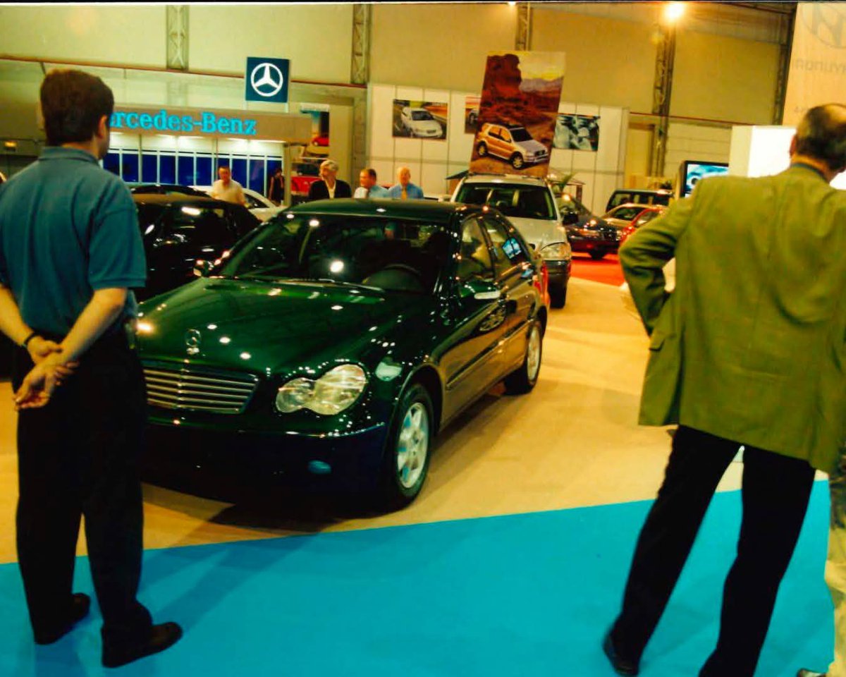 dieguito4694's tweet photo. Ya que estos días y próximamente se celebrarán Ferias del automóbil 
Pequeño recuerdo de las Ferias del automóbil de Lugo (de 1978 a 2000) https://t.co/t7BMjs6048