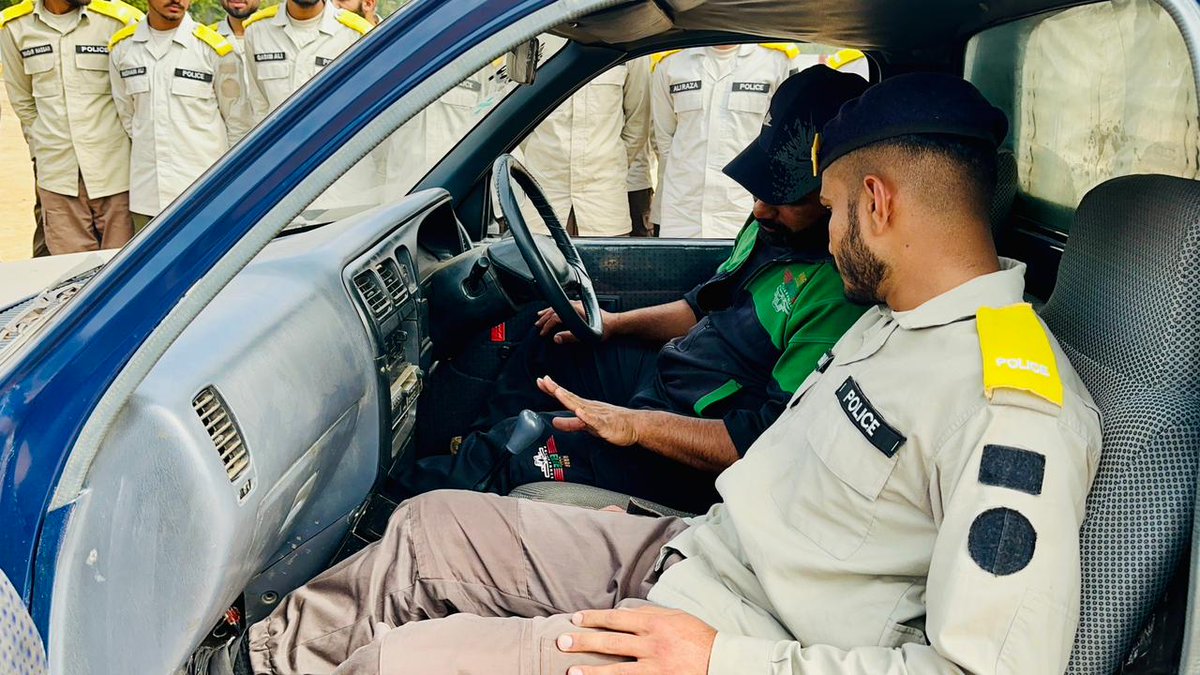 PoliceTraining6's tweet photo. بیسک ریکروٹ کورس کی ڈرائیونگ اسکلز کلاس Police Training School Rawalpindi میں منعقد کی گئی۔ اس کلاس کا مقصد زیرِ تربیت ریکروٹس کو سرکاری گاڑیوں کی محفوظ اور پیشہ ورانہ ڈرائیونگ کی عملی تربیت فراہم کرنا تھا۔

#policetrainingdirectorate  #policetraining #drivingclasses https://t.co/q4BQbH8WuD