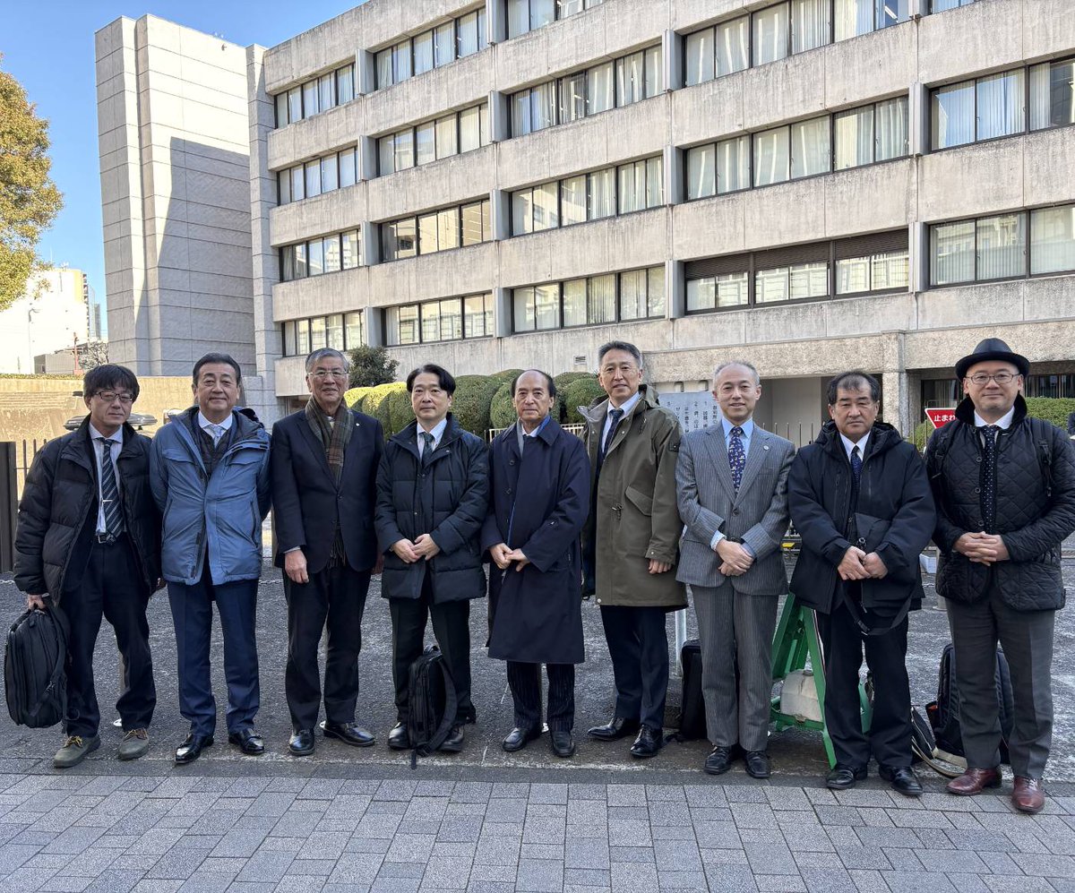 ze_chu42798's tweet photo. 1月23日、最高裁判所に、藤沢簡易裁判所への家庭裁判所出張所設置を求める要望に行ってきました。
次回の藤沢駅北口での署名活動は3月16日（月）17時半からの予定です。
#藤沢市 #茅ヶ崎市 #大和市 #海老名市 #綾瀬市 #寒川町 #家庭裁判所  #署名 #私たちの街に家庭裁判所出張所を https://t.co/TJnEySgh1P
