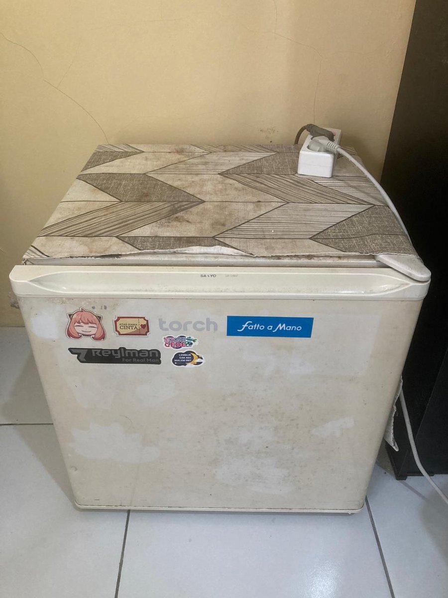 Unpadfess tweet media