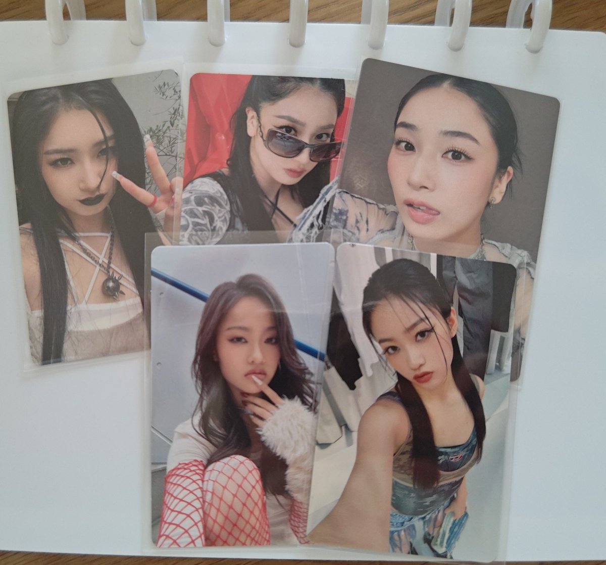 トレカ交換】 譲→1.2枚目の写真 求→3.4枚目の♡のトレカ、シュント