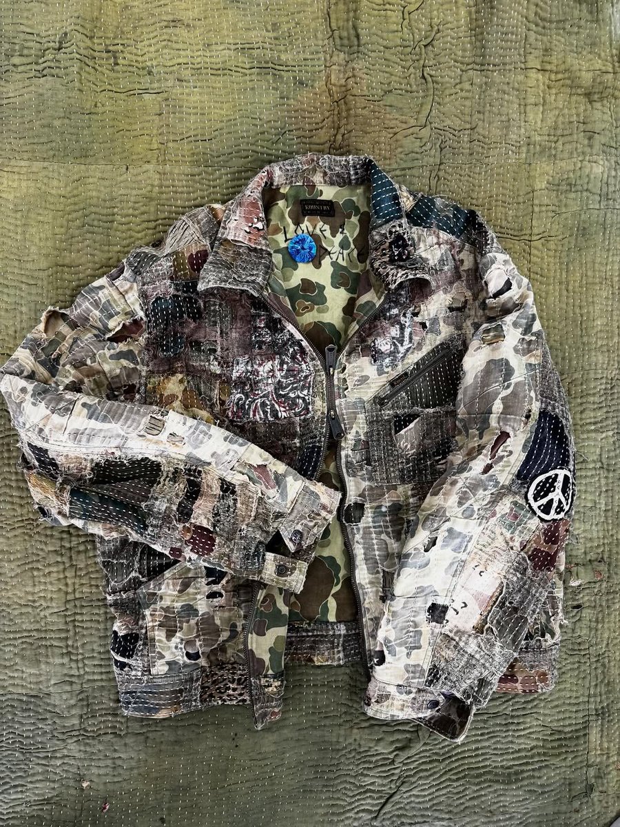 JustFreshKicks tweet media