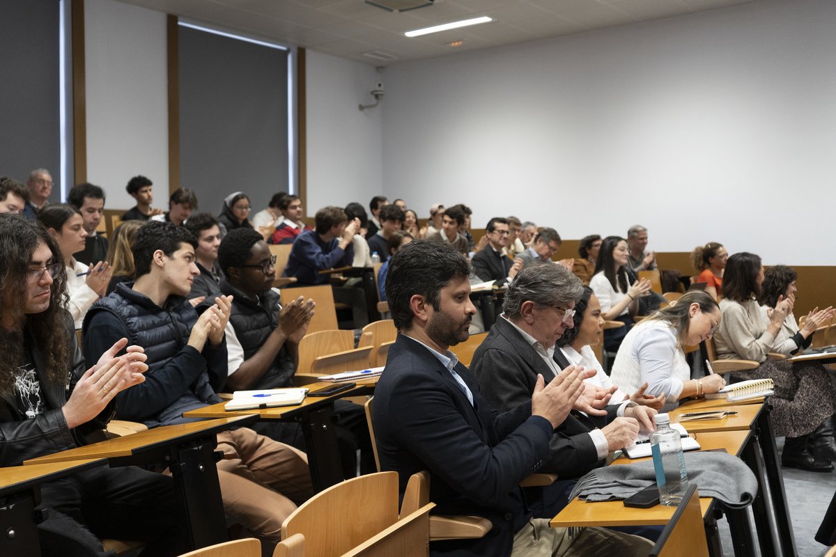 ComillasCHS tweet media