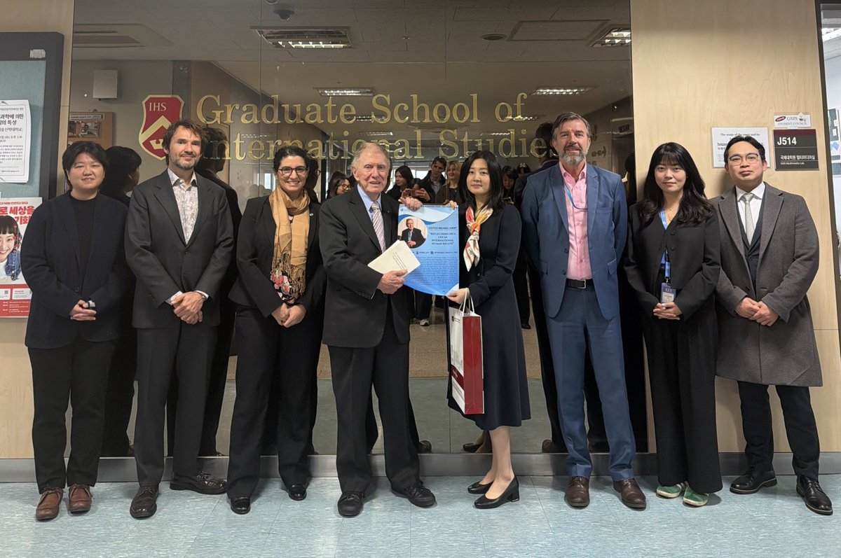 UNrightsSeoul's tweet photo. Today, at a program organised by UN Human Rights together with #Sogang University, Justice Michael Kirby, former Chair of the UN Commission of Inquiry on #DPRK, spoke about his lifelong journey in international human rights. https://t.co/MGqXWga9ut