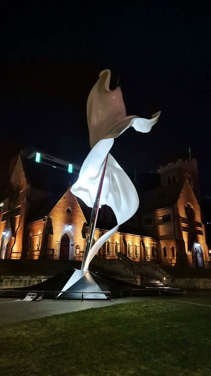 Mtigrel_37's tweet image. 📍 #Ascalon #Perth, #Australia 

This striking sculpture is located on the grounds of #StGeorgesCathedral in Perth, Australia.

The sculpture is an abstract interpretation of the legend of St. George and the dragon, symbolizing the triumph of good over evil.