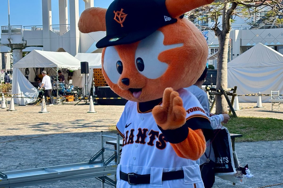 baseballgate's tweet photo. 【現地レポート】読売ジャイアンツ・那覇キャンプ！アクセス抜群の球場で阿部巨人の熱気＆開幕への盛り上がりを満喫！【PR】

⚾️阿部巨人の取り組みと那覇キャンプの魅力をまとめた現地レポート📝
https://t.co/pPOYOIgFmx

#沖縄キャンプ2026 #沖縄キャンプ https://t.co/crTDjXbkjU
