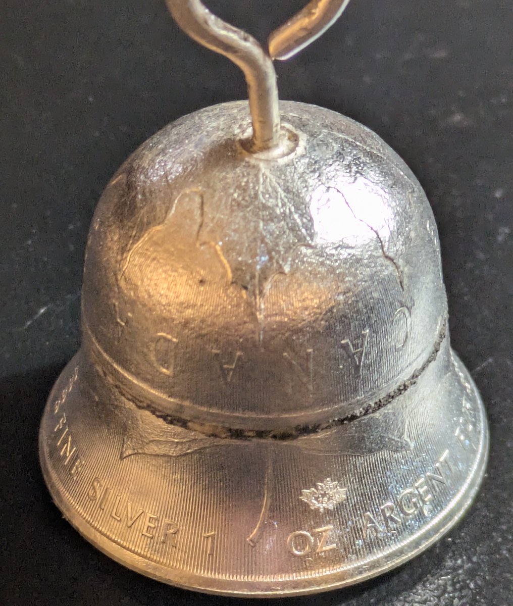 TruthHawaii369's tweet photo. Almost done, pretty stoked with the result. It's in a silver pickle now to clean it and then I can antique/patina it. Should be cool I think ๐๐
#Silver
#SilverBells https://t.co/XwxiTwlNoo