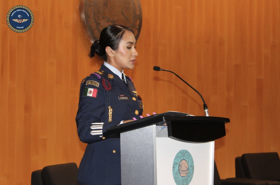 ComandanteFAM's tweet image. Mujeres militares pertenecientes al #EjércitoMexicano, #FuerzaAéreaMx y #GuardiaNacional, participaron en la Conferencia "Mujer en las Fuerzas Armadas", en la Cámara de Diputados, con una ponencia donde destacaron la importancia de la mujer militar en las Fuerzas Armadas y su