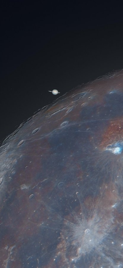 これ拾い画像、月と土星が意外と近い距離にあるみたいで恐いのよ。