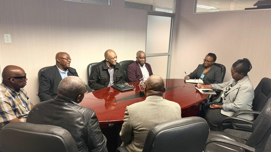 ecsacog's tweet photo. The ECSACOG delegation met with the Directorate of the Ministry of Health, Eswatini 🇸🇿 following the successful reaccreditation of Mbabane Government Hospital and Raleigh Fitkin  Hospital.

The meeting focused on strengthening collaboration to advance OB-GYN training in Eswatini. https://t.co/2EXiilaVuV
