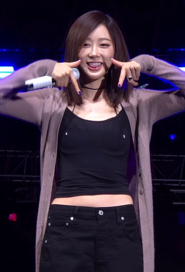 𝐝𝐚𝐢𝐥𝐲 𝐆𝐢𝐬𝐞𝐥𝐥𝐞 • tweet media