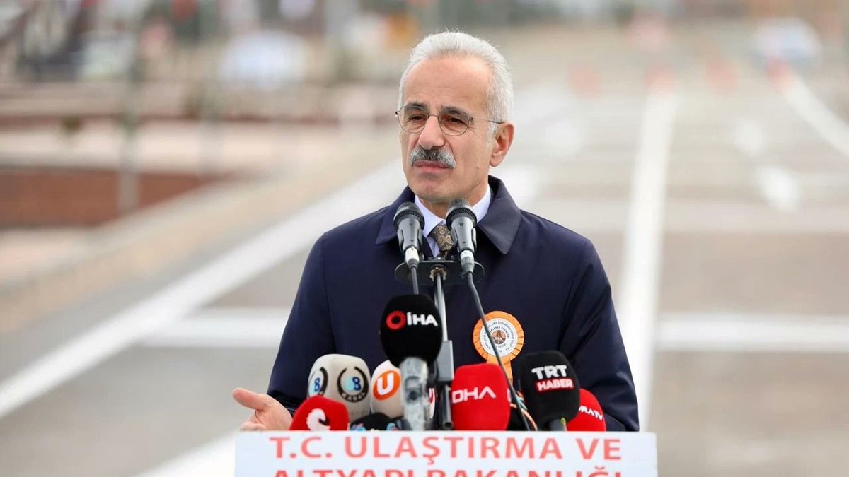 ULAŞTIRMA BAKANI URALOĞLU SUNGURLU’DA İFTARA KATILACAK
HIZLI TREN ŞANTİYESİNDE İŞÇİLERLE İFTAR YAPACAK…
SUNGURLU - Ulaştırma ve Altyapı Bakanı Abdulkadir Uraloğlu, bugün Sungurlu’da düzenlenecek iftar programına katılacak.