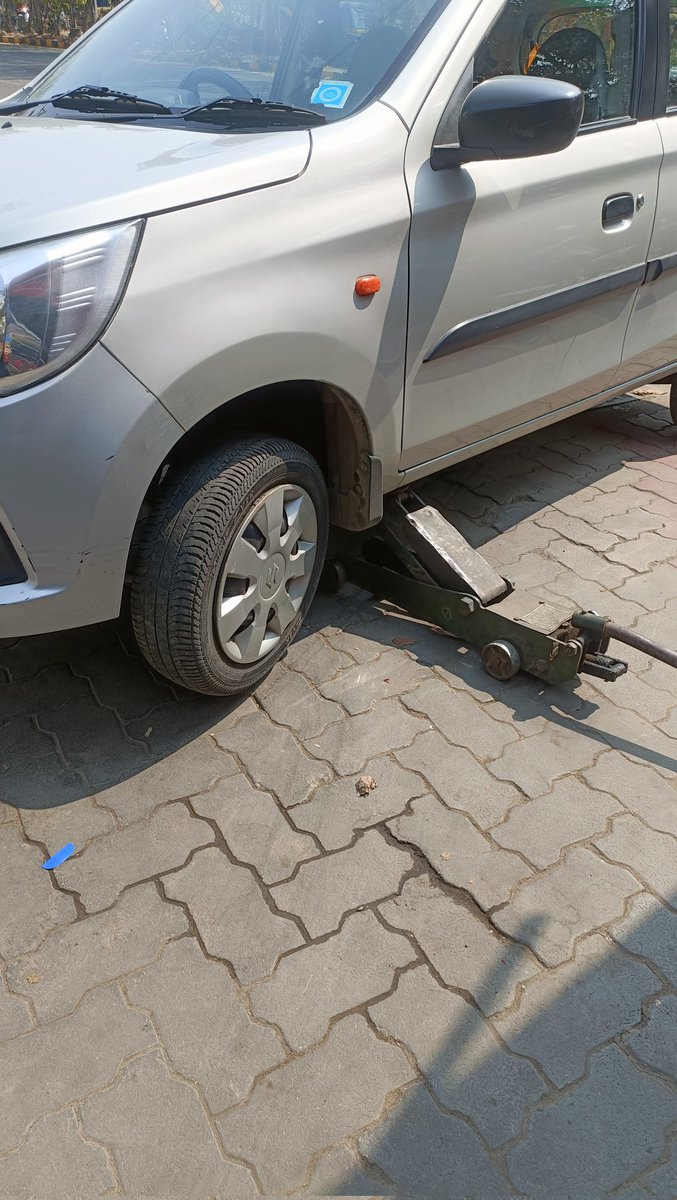 DSlyImp's tweet photo. Yesterday, 200m after leaving home, two street #dogs aggressively chased my car. Right near my left front tyre. I was scared they’d come under the wheel.
5 minutes later, two riders signaled flat tyre.
Those dogs weren’t attacking. They were warning me.
Protection sometimes barks https://t.co/AdSnQ5stEf
