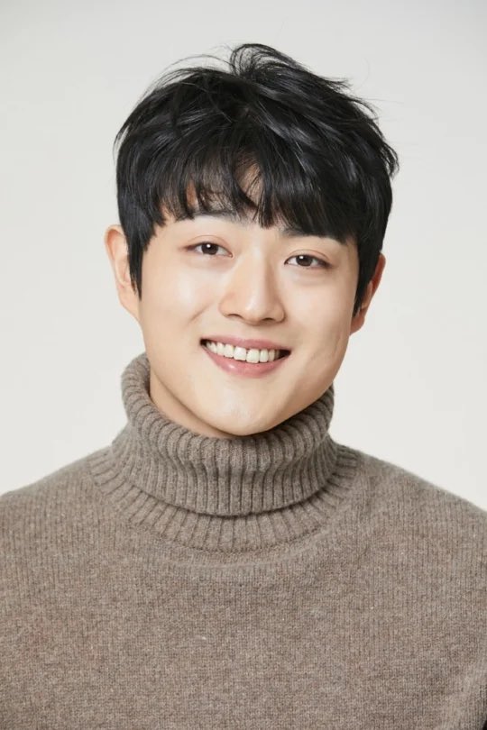 takari1988's tweet photo. 그니까 장성범 배우님 친가쪽 사촌형 = 원오크락 토루
라고!?? 이걸 배우님이 직접 말씀하셨었다니 ㅁㅊ https://t.co/ciE7oLIjzM
