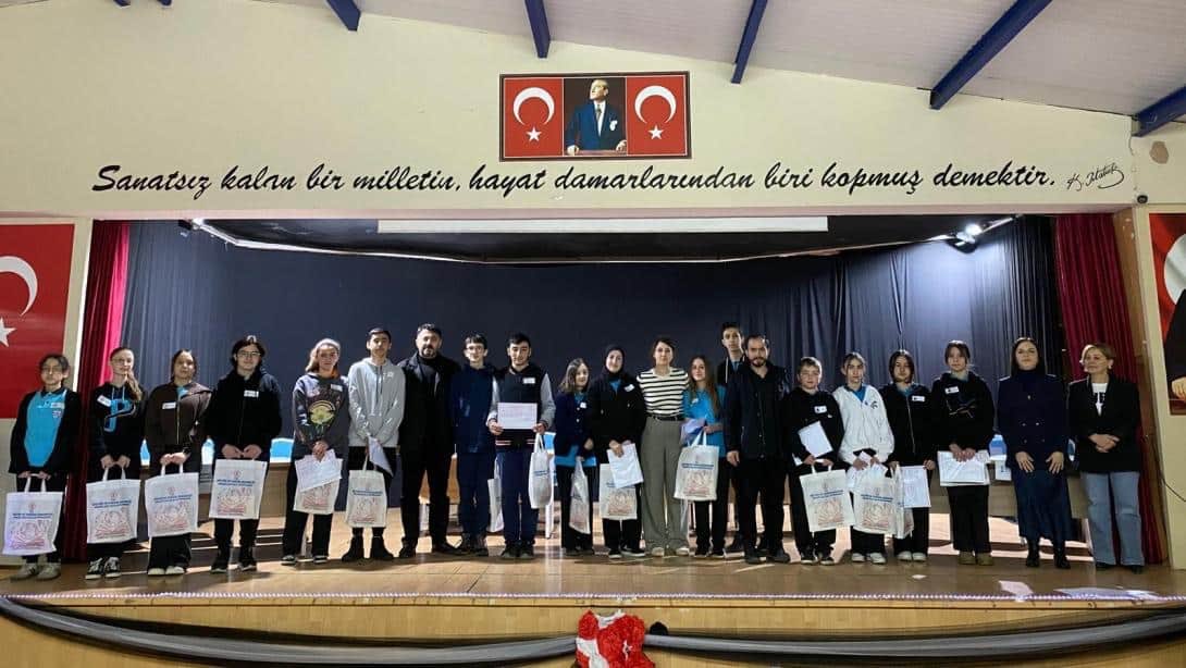 Piraziz Ortaokullar Arası Bilgi Yarışmasının Kazananı 15 Temmuz Şehitleri Ortaokulu Oldu
Ortaokullar arası Bilgi Yarışması Piraziz İsmail Yücel Mesleki ve Teknik Anadolu Lisesi toplantısı 3 Mart Salı günü yapıldı.