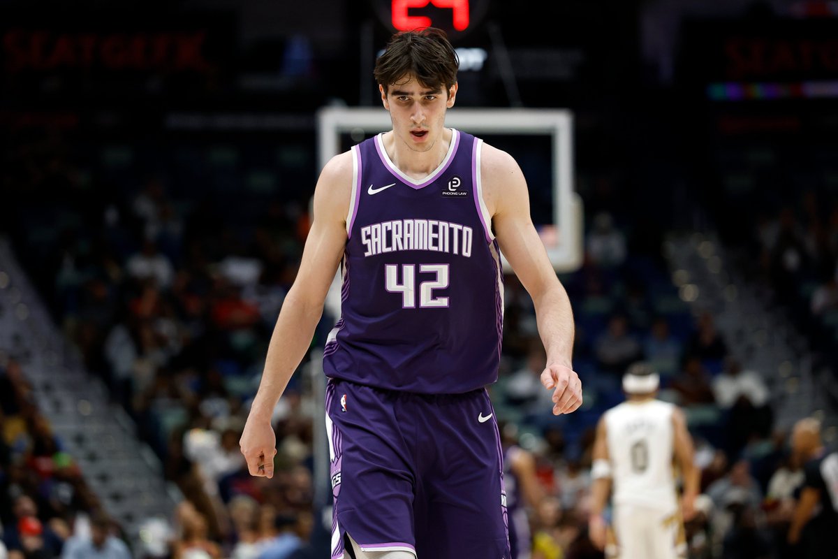 FCartoscelli3's tweet photo. Maxime Raynaud since Feb. 7th (9 games):

15.8 PTS
11.0 REB
2.0 AST
60% FG
87% FT
32.0 MIN

Leads all NBA rookies with 13 double-doubles this season. https://t.co/n1rUXa3jEN