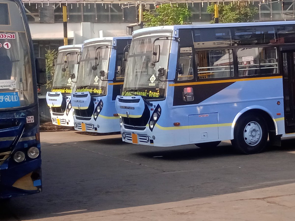 TheSalemNew's tweet photo. CNG Buses for Salem ♻️🚍🥳
Brand New BS6 CNG Townies in TNSTC Salem Headquarters. Inaugural soon 🔜🤩
8 out of 125 buses arrived to head office 😍
📸 Ashokraj
#Salem #CNGBus https://t.co/HKCDDgB0lZ