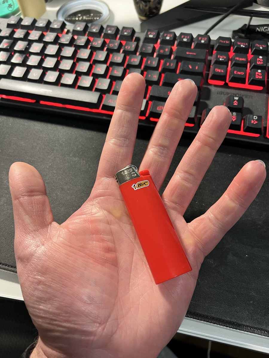 Mr. Mumbler tweet media