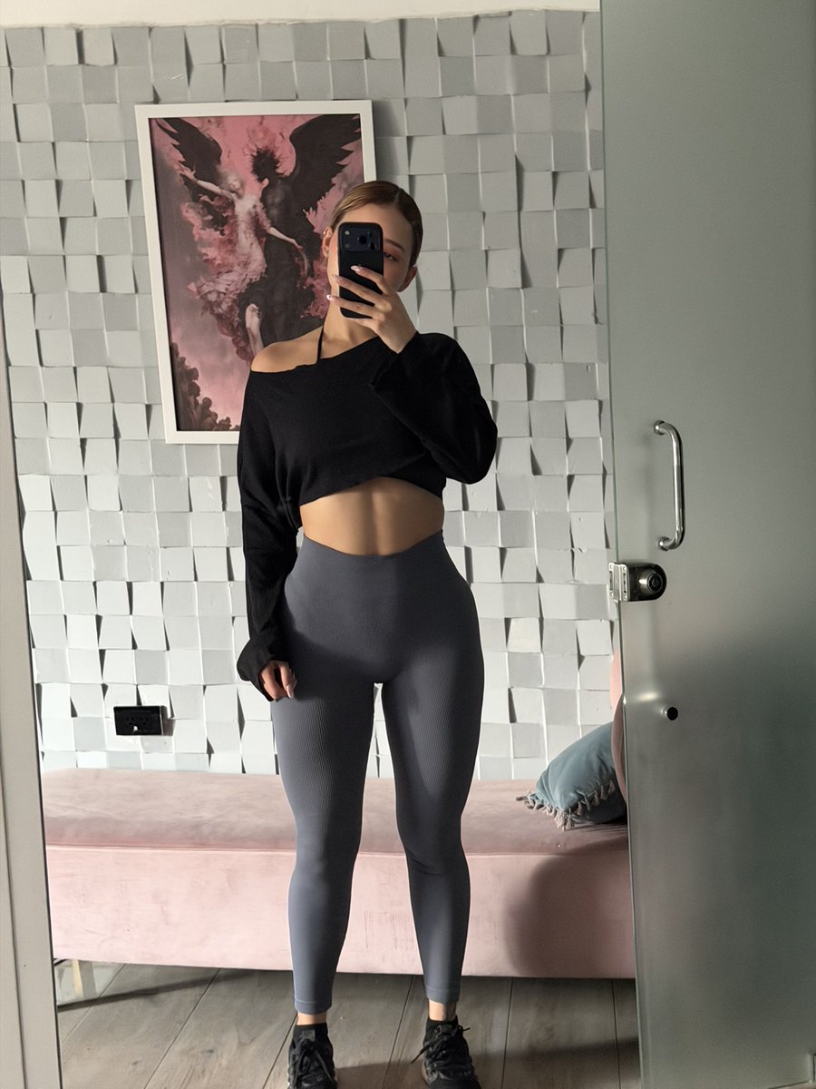 Angienmx tweet media