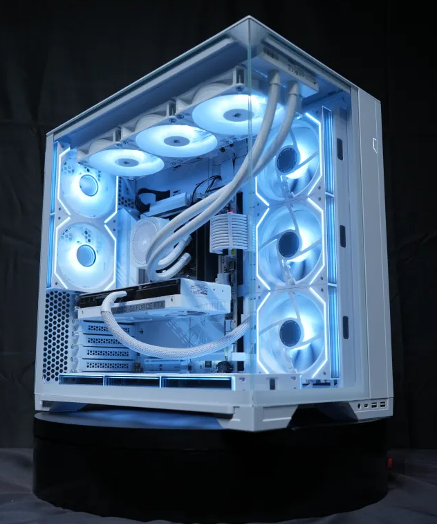 rysta_gamingpc's tweet photo. 「一台ずつ、こだわりのゲーミングPC。」 
  
デザイン性とパフォーマンスを兼ね備えた
RYSTA ゲーミングPC ゲームの世界観に合う静かで美しいデザインと、 しっかり遊べる性能を。

安心の1年保証・サポート付き。
あなたのゲーム時間を、 少しだけ特別に。
 ↓詳細・ラインナップはリプへ↓ 
 #ゲーミングPC #自作PC #RYSTA
