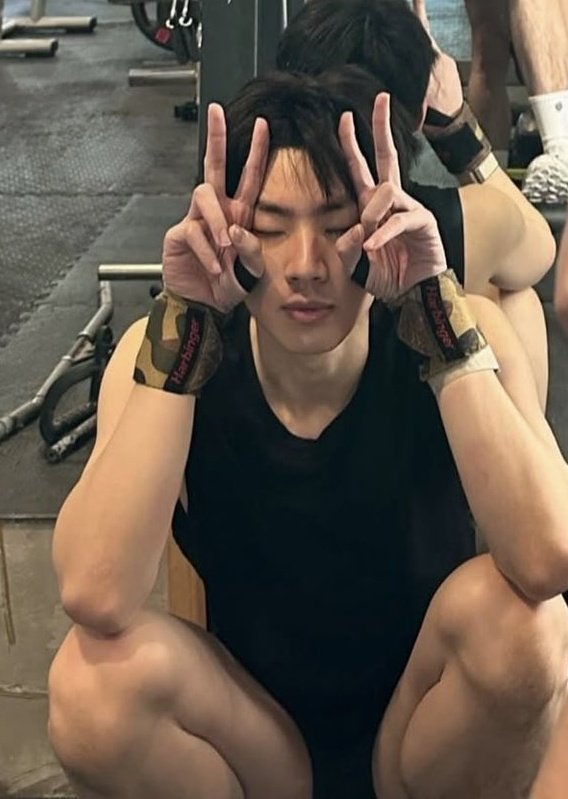 he is so boyfriend
