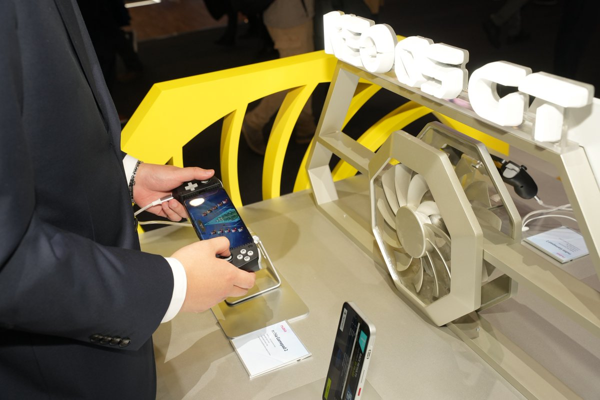 ZTE Device tweet media