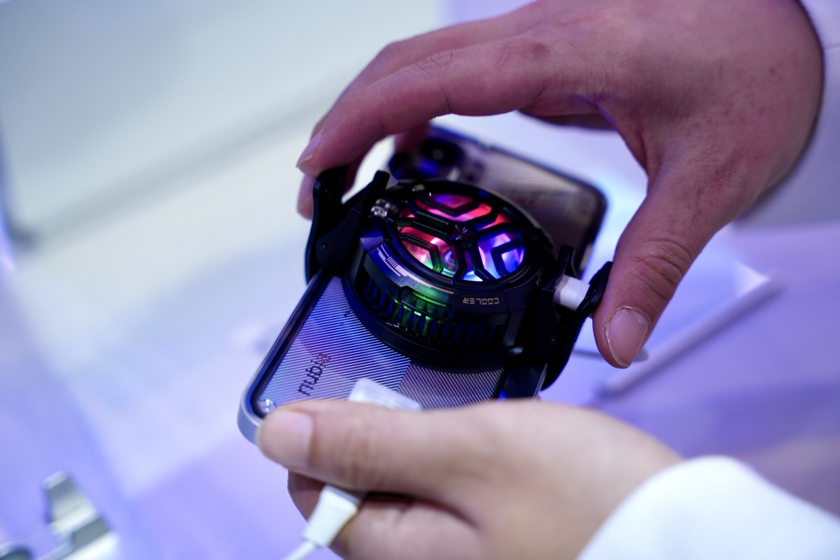 ZTE Device tweet media