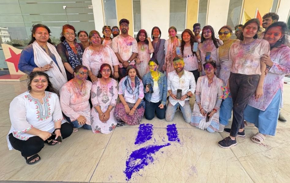 Purantiation's tweet photo. Went for Holi, came back after taking a trade 😄

@pi42exchange celebration in Lucknow had solid market conversations.
Opened the app and executed while sitting there.
Nice vibe overall.

Thanks @morphinelabs @rajdotcc @muskanonchain @w3lucknow 🤝 https://t.co/469AWYKzqL