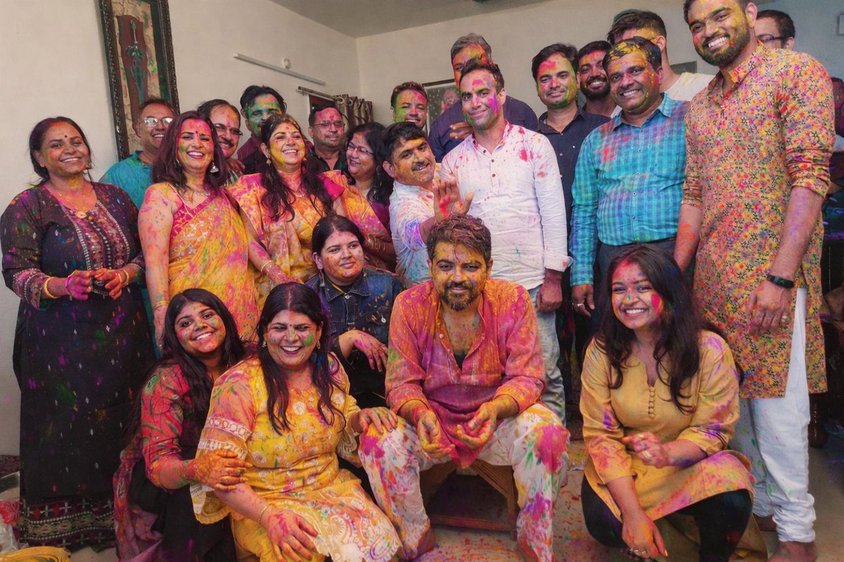 Happy Holi to all my Teachers, colleagues &amp;  friends...Let the colors of Holi spread the message of peace &amp; happiness. Wishing you all a very #HappyHoli
<a href="/manojsinha_/">Manoj Sinha</a> <a href="/dr_gadiya/">Dr. ashok kr gadiya</a> <a href="/Shyambir_IAS/">Shyambir Singh</a> <a href="/JatinKishore7/">Jatin Kishore</a> <a href="/AdityaRajKaul/">Aditya Raj Kaul</a> <a href="/Gurinderpal_IPS/">Gurinderpal Singh, IPS</a> <a href="/rishi_suri/">Rishi Suri</a> <a href="/DrGVSundeep_IPS/">Dr.G.V.Sundeep Chakravarthy IPS</a>