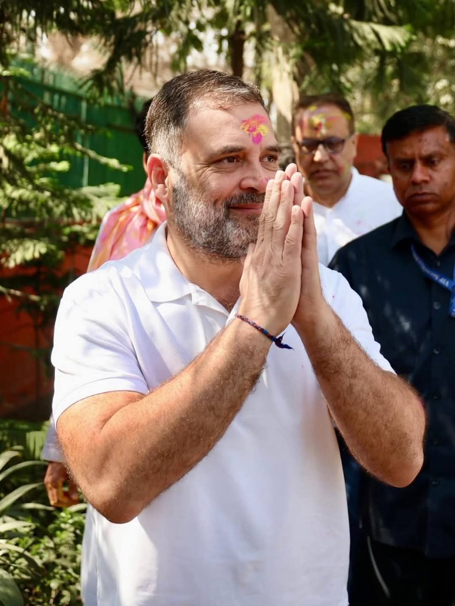 जननायक 🔥♥️
दिल्ली कांग्रेस मुख्यालय में रंगों के त्योहार होली पर हम सबके नेता <a href="/RahulGandhi/">Rahul Gandhi</a> जी ,