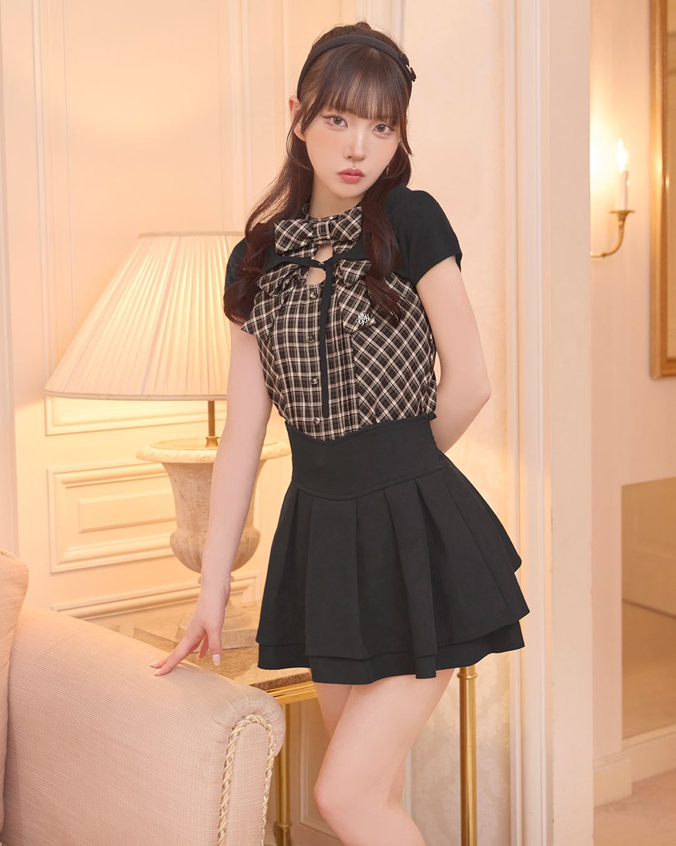 𝐑𝐄𝐒𝐓𝐎𝐂𝐊 】 ⠀ 主役トップスはこれ一択。 美脚スカートとあわせ