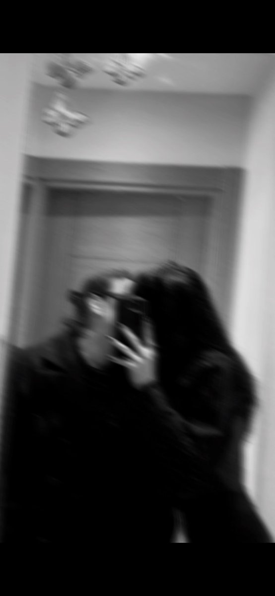 alienseven's tweet photo. her lips… https://t.co/KwTxj9RAEE