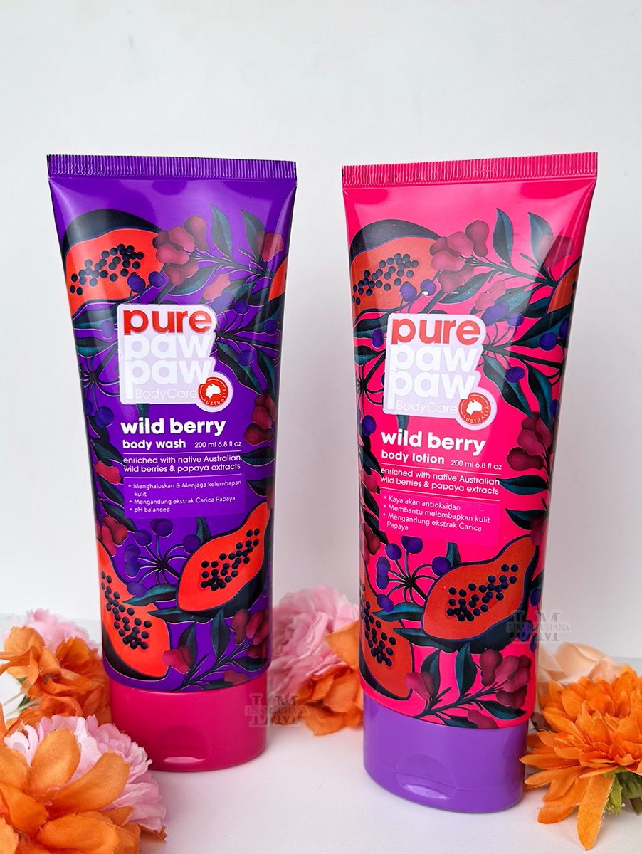 LisaMLusiana's tweet photo. Selain isinya, aku juga suka banget sama design-nya 😍
Perpaduan warna ungu &amp; pink-nya bold banget + ilustrasi berry yang super eye catching 🍓💜 Kelihatan fresh, fun, dan aesthetic kalau dipajang di kamar mandi. Auto bikin mood naik tiap mandi ✨ https://t.co/3yO3nDo4WU