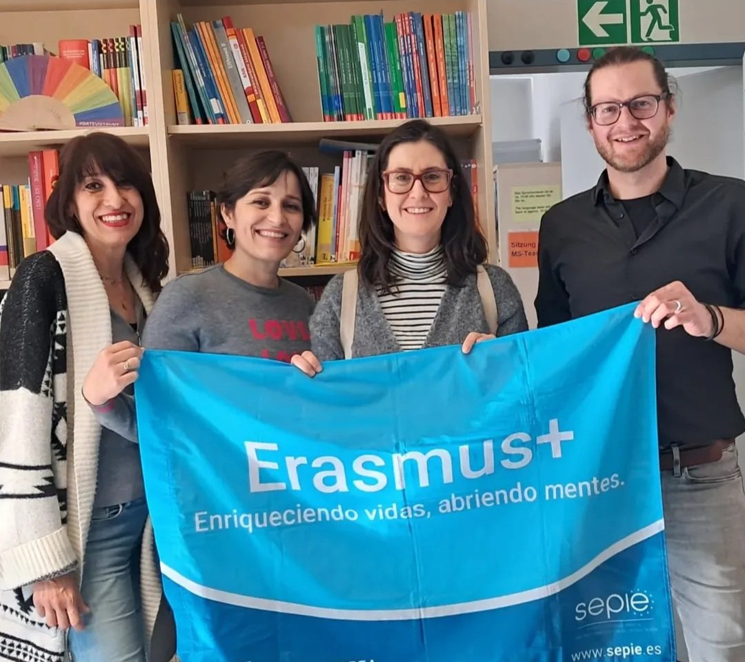 Escuela Oficial de Idiomas de Cartagena tweet media