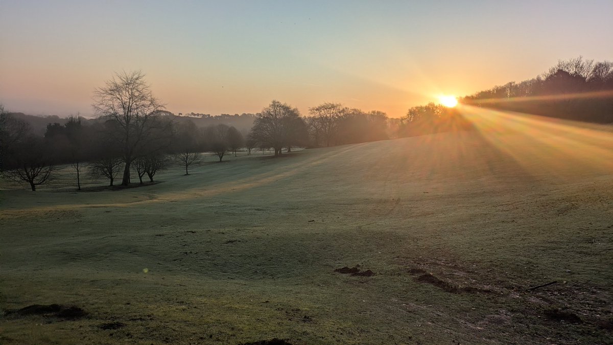 LickeyHillsGolf's tweet image. COURSE OPEN 
18MAIN GREENS 
TROLLEYS OK 
SINGLE SEATERS OK
#golf #golfer #greenkeeper
