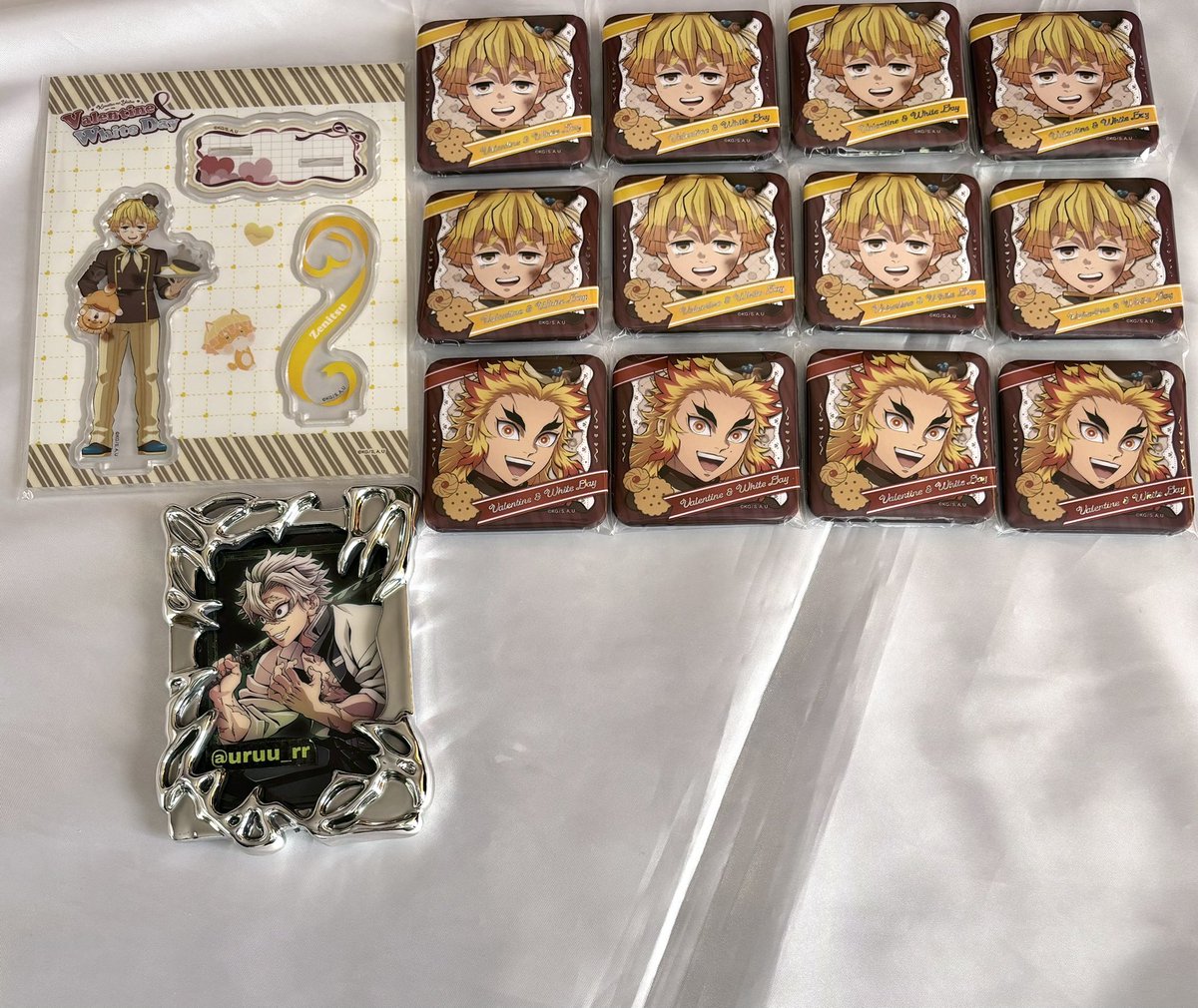 交換・譲渡】鬼滅の刃 バレンタイン 缶バッジ アクリルスタンド 譲