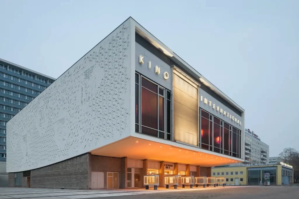 archistar1's tweet image. Kino International
Berlino 
#cinemamodernista  
#architects Josef Kaiser e Heinz Aust
#architecture