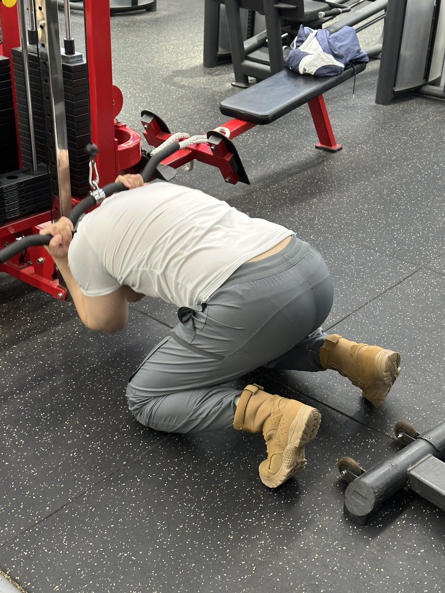 肌肉篮球主 tweet media