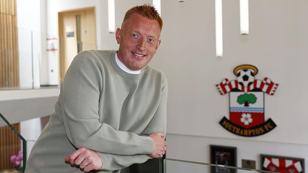 Sir Peter Crabstick OBE tweet media